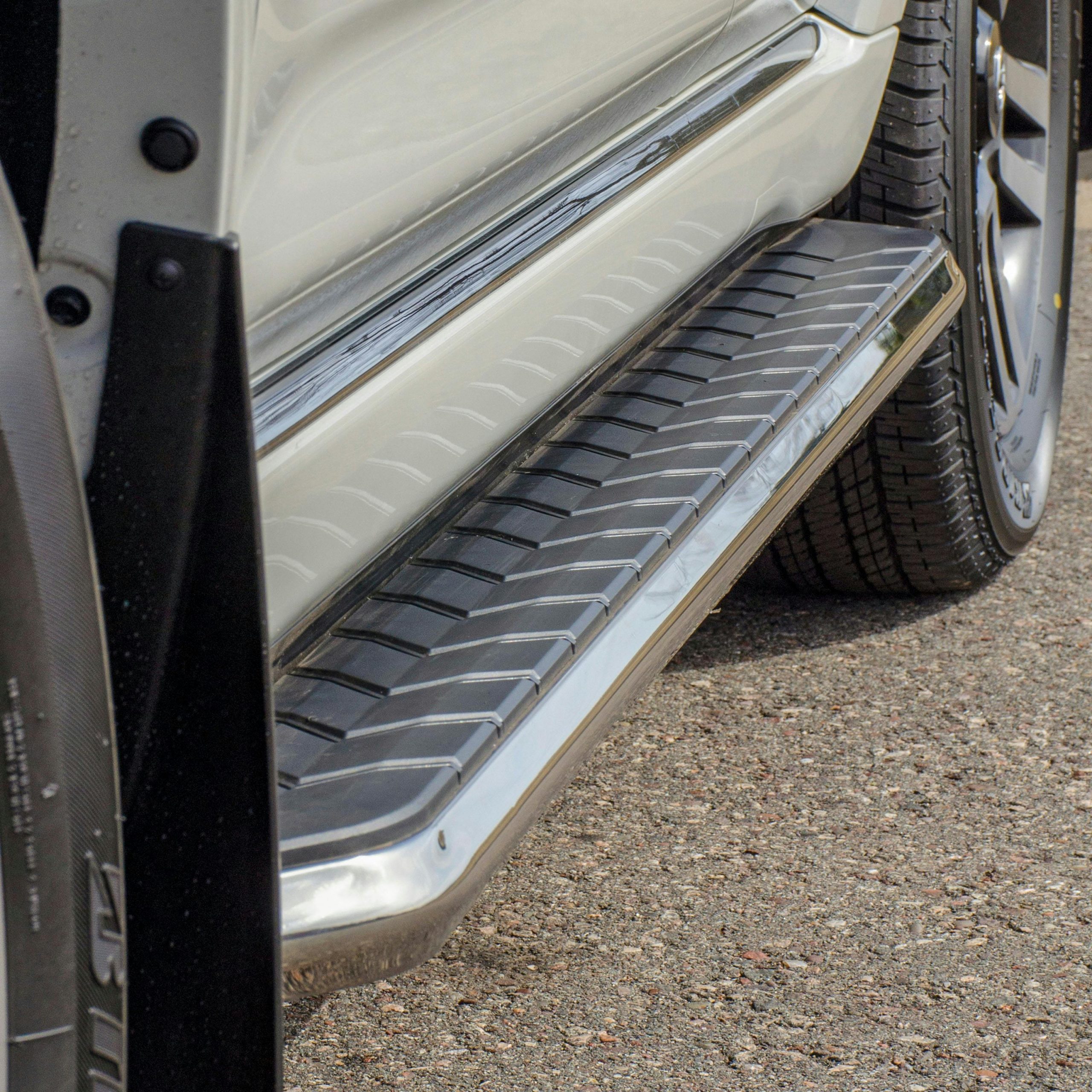 ARIES 2051041 AeroTread 5" x 73" Polished Stainless Running Boards, Select Chevrolet Blazer