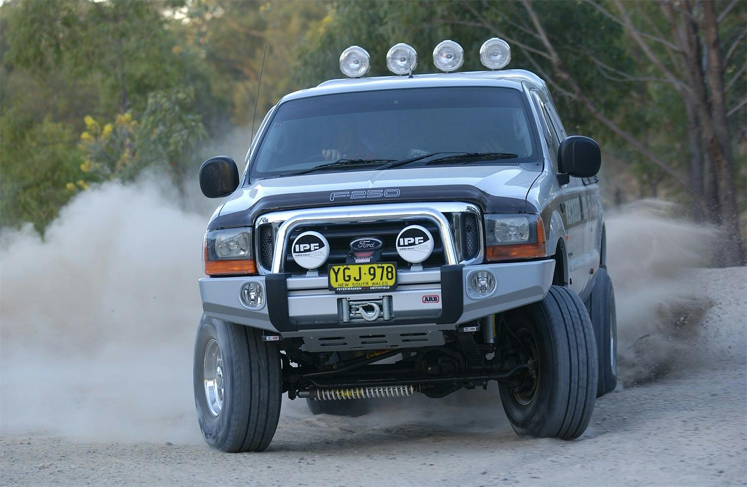 ARB, USA 3952020 Sahara Deluxe Bumper