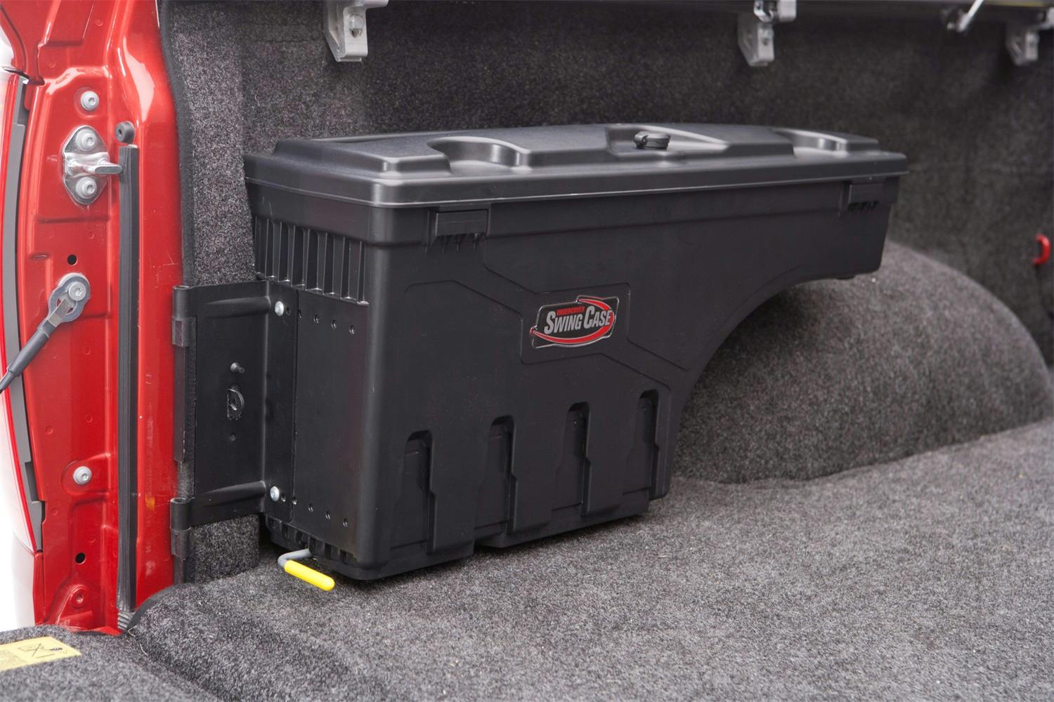 UnderCover SC100D Swing Case 07-18 (19 Legacy/Limited) Silv/Sierra 1500/07-19 HD Driver