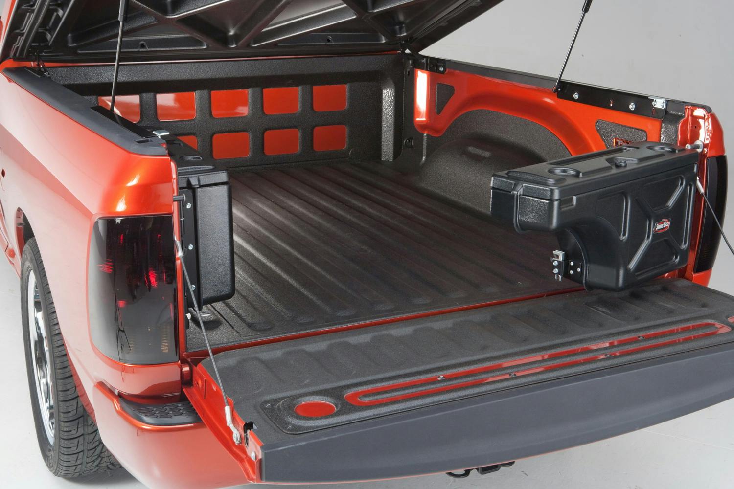 UnderCover SC100P Swing Case 07-18 (19 Legacy/Limited) Silv/Sierra 1500/07-19 HD Passenger