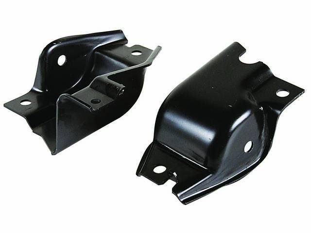 Leaf Spring Mounting Bracket Set, Front, reproduction