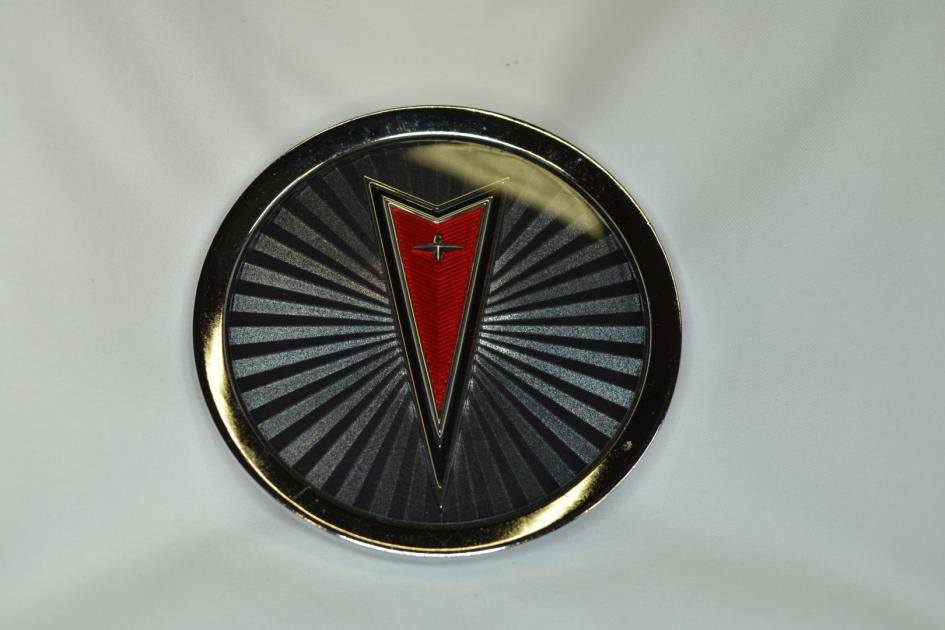 Pontiac Wire Wheel Center Cap Emblem