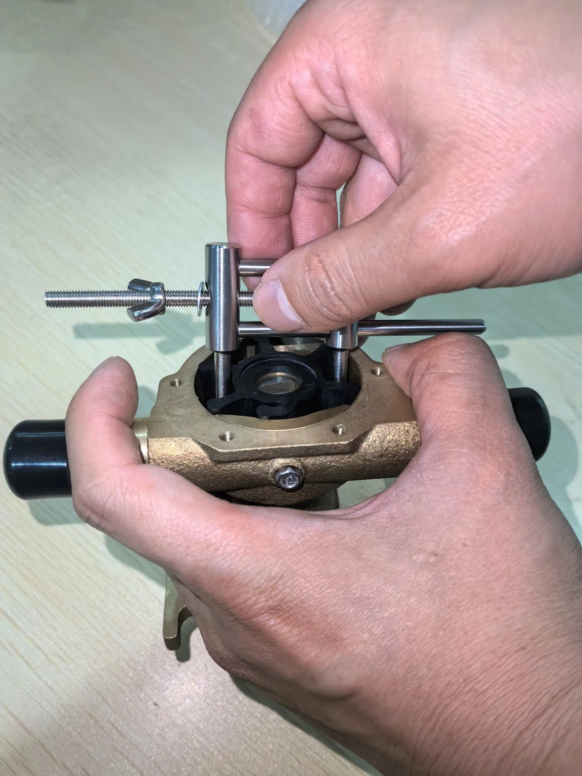 Removal Puller for Johnson Volvo Sherwood (09959K) Jabsco (18838-0001) Onan (132-0117)